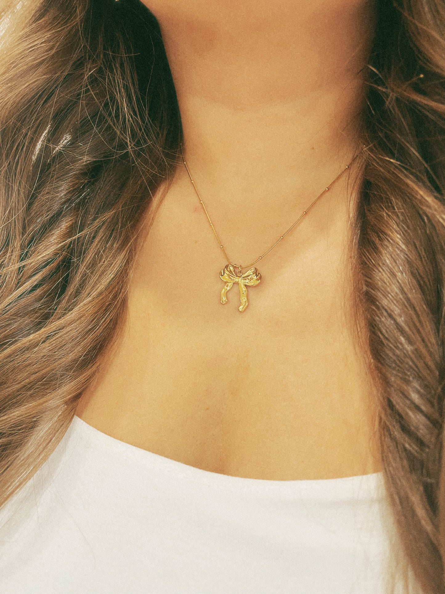 Bow Necklace