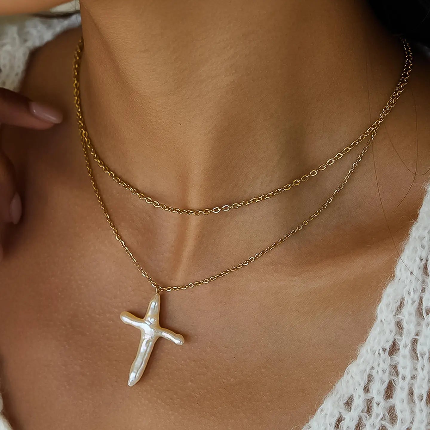 Aurise Pearl Cross Necklace